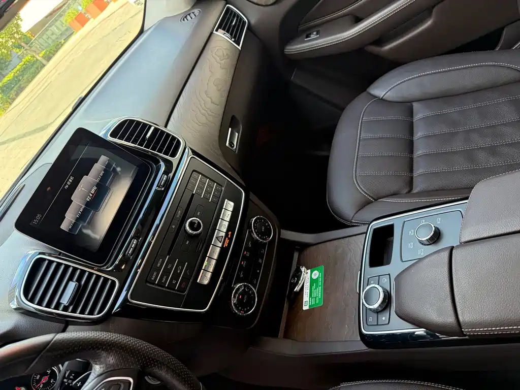 Mercedes-Benz GLE (Import) — миниатюра 25