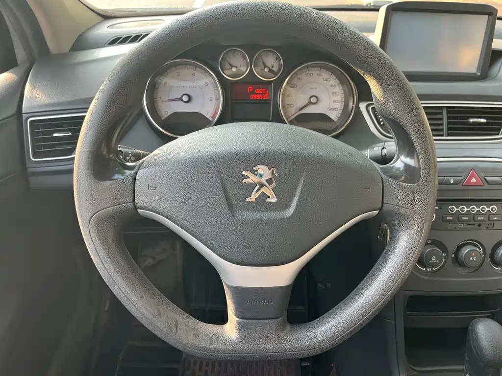 Peugeot 308 — миниатюра 13