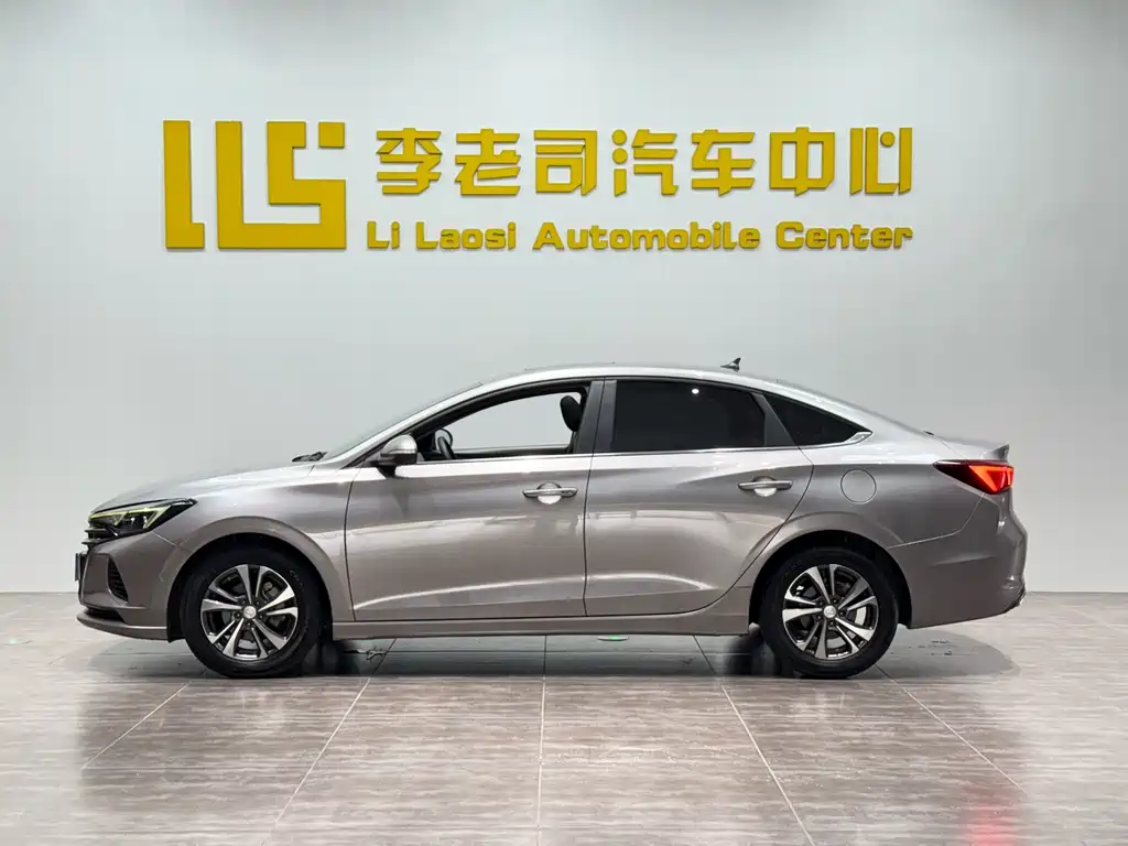 Changan Eado — миниатюра 4