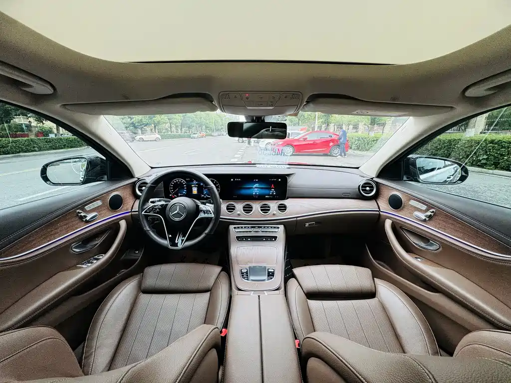 MERCEDES-BENZ E CLASS