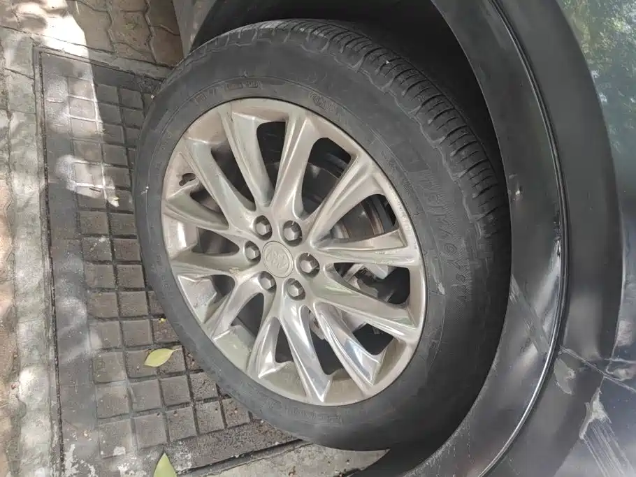 Buick Enclave — миниатюра 6