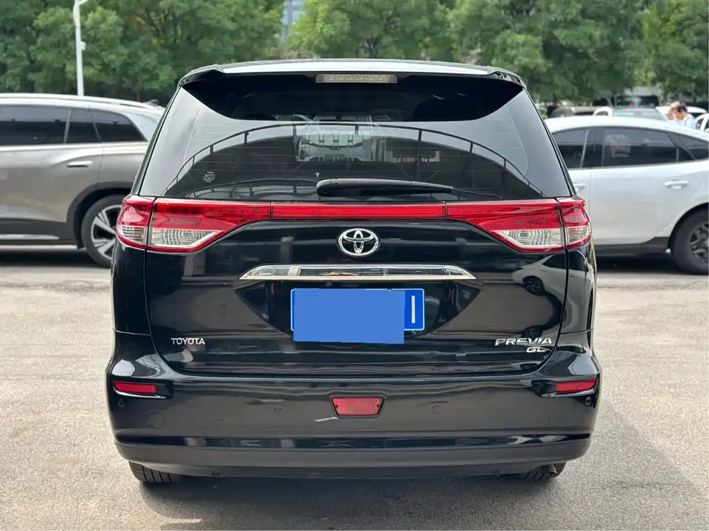 Toyota Previa 2017 2.4L AT
