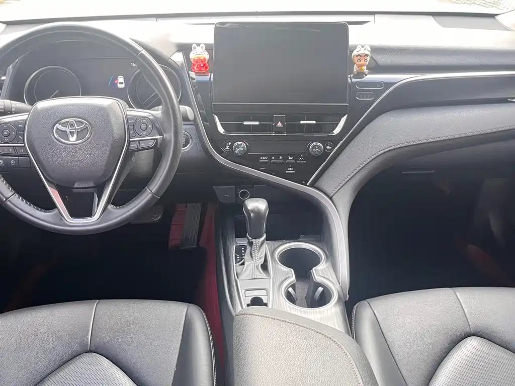 Toyota Camry 2023 2.0G Luxury