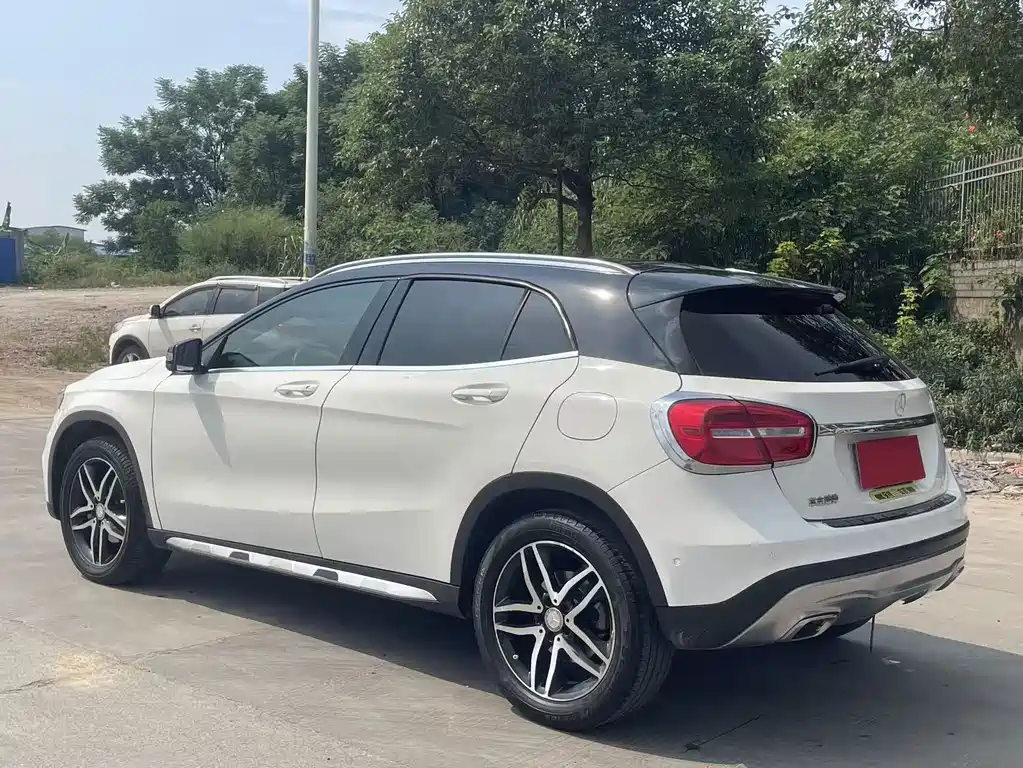 Mercedes-Benz GLA — миниатюра 7