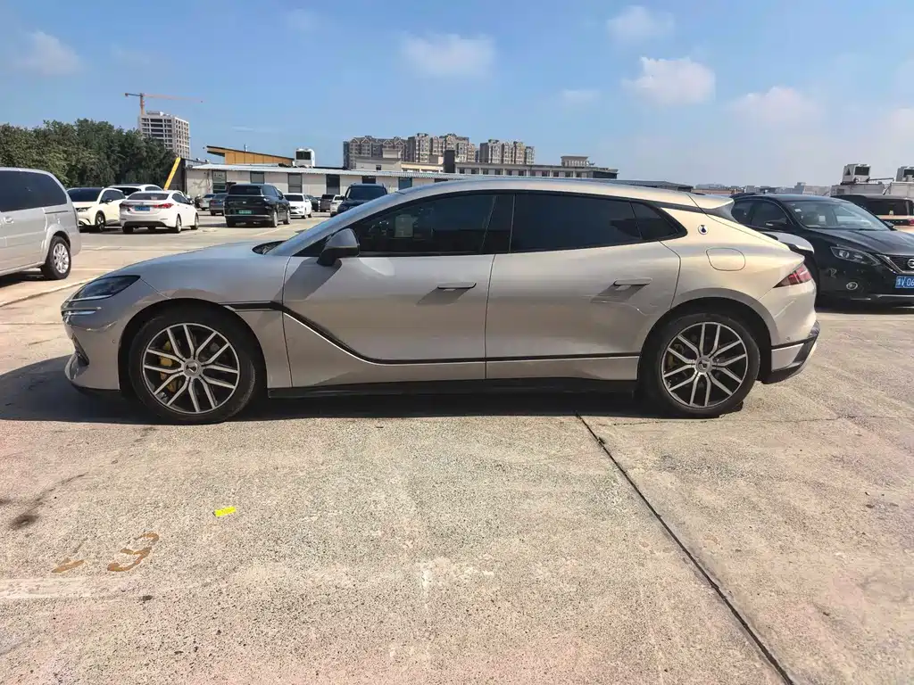 Denza Denza Z9GT — миниатюра 3