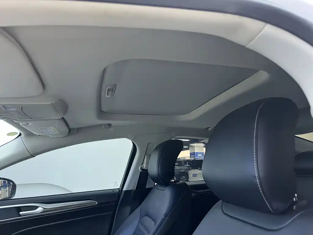 Ford Mondeo — миниатюра 5