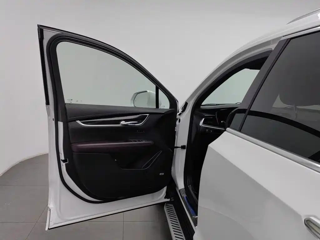 Cadillac XT6 — миниатюра 8
