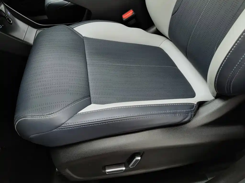 Geely Boyue L — миниатюра 20