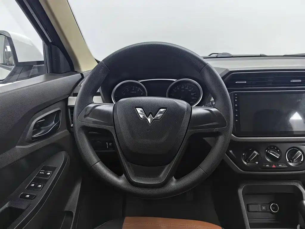 Wuling Hongguang — миниатюра 11