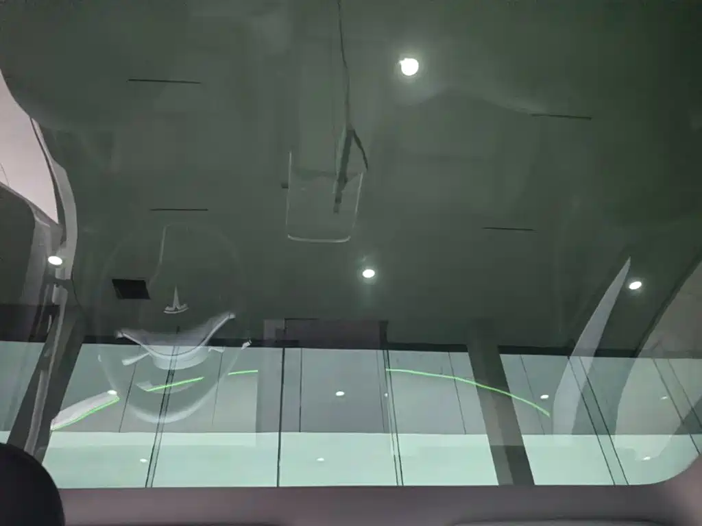 Tesla Model Y — миниатюра 18