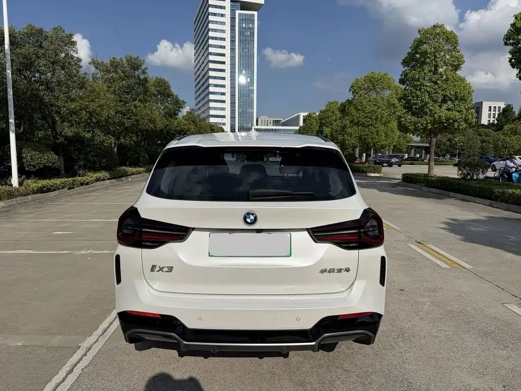 BMW iX3 — миниатюра 16