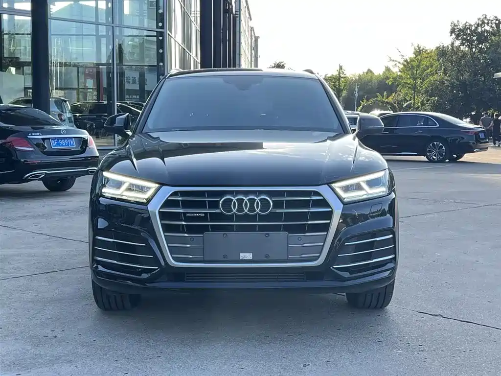 Audi Q5L — миниатюра 2