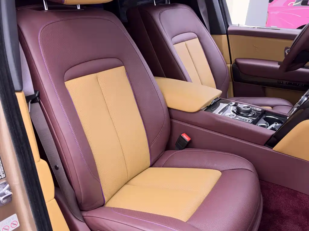 Rolls-Royce Cullinan — миниатюра 14