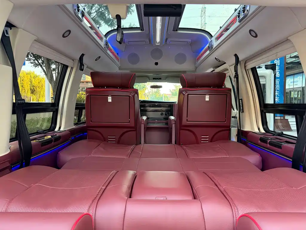 GMC Savana — миниатюра 7