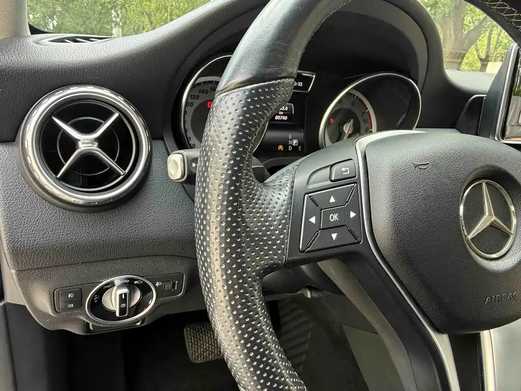 Mercedes-Benz GLA 2015 GLA 200
