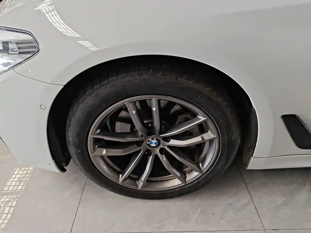 BMW 5 Series (Import) — миниатюра 23