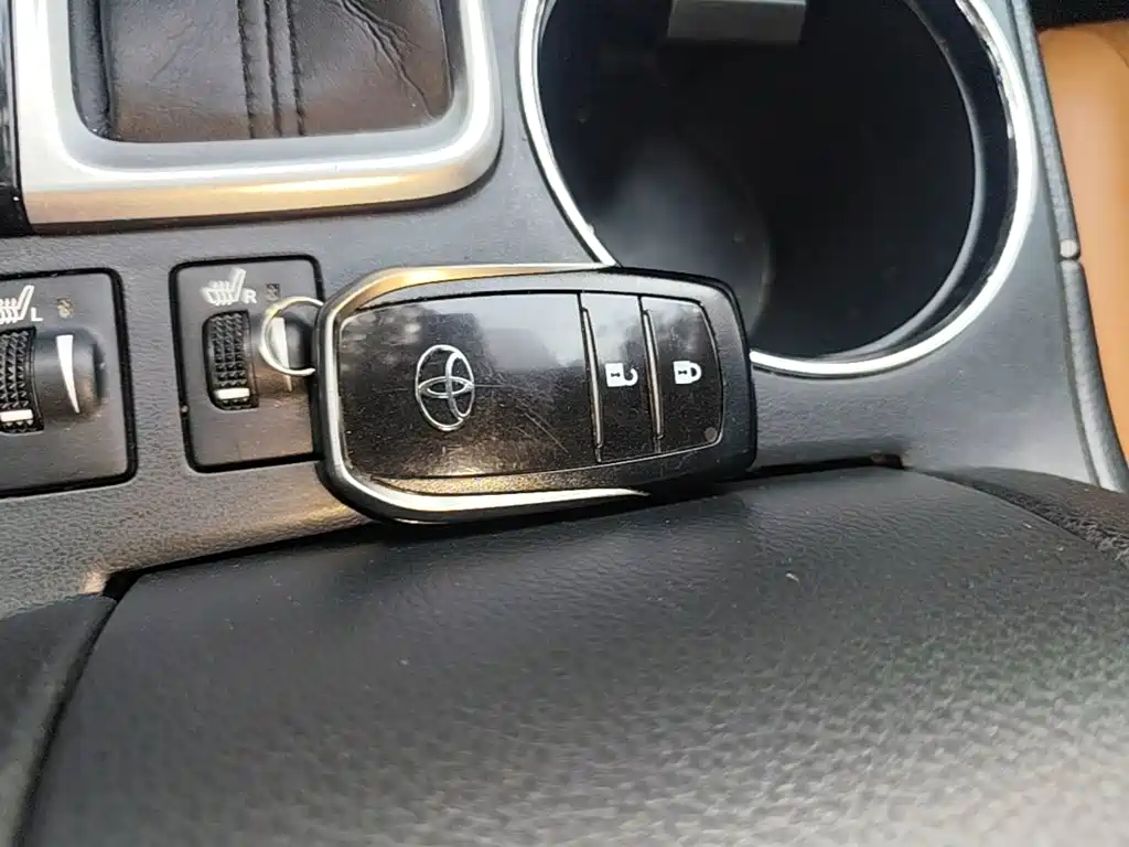 Toyota Highlander — миниатюра 9