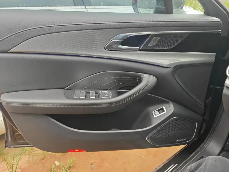 Hongqi Hongqi H5 — миниатюра 7