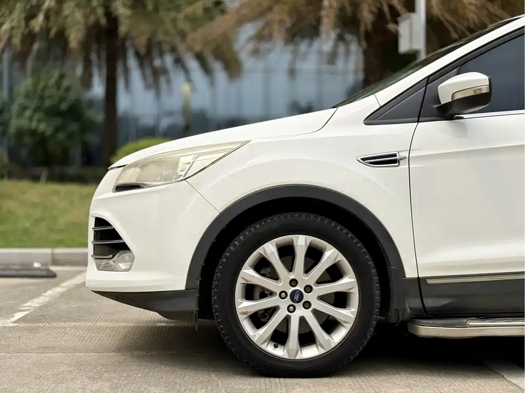 Ford Kuga — миниатюра 17