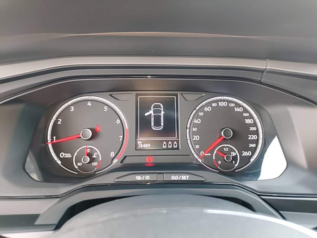 Volkswagen Polo 1.5 л 2021 г. Белый, пробег 28500 км