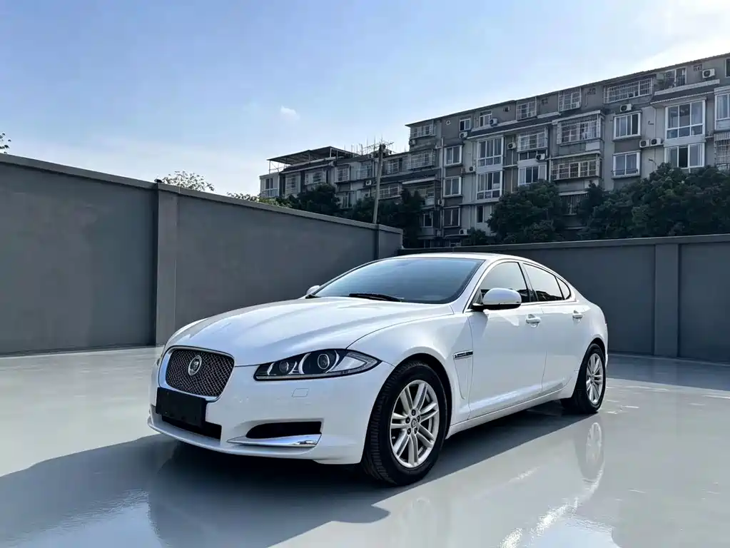 Купить Jaguar XF