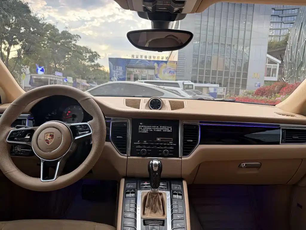 Porsche Macan — миниатюра 5
