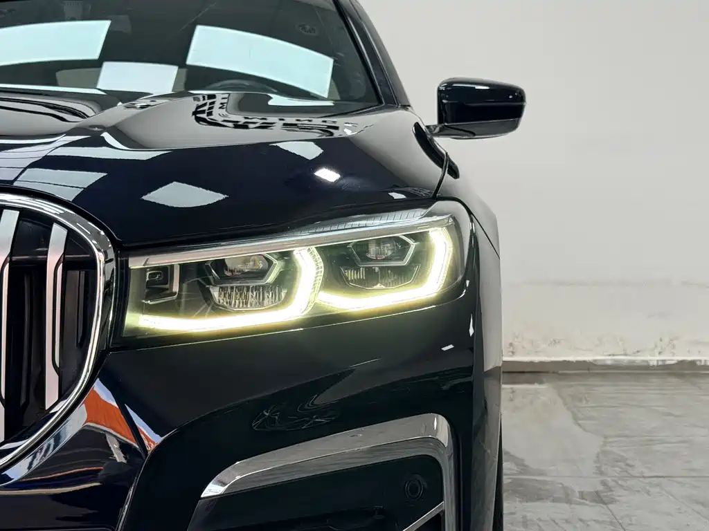 BMW 7 Series — миниатюра 17