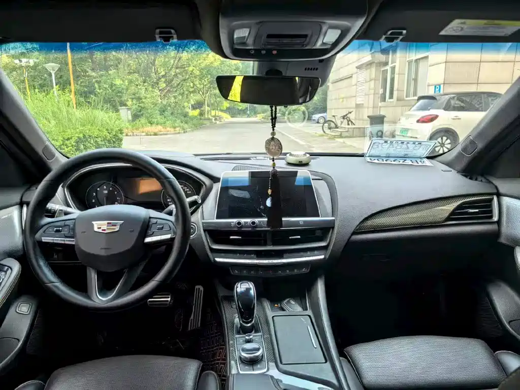 Cadillac CT5 — миниатюра 8