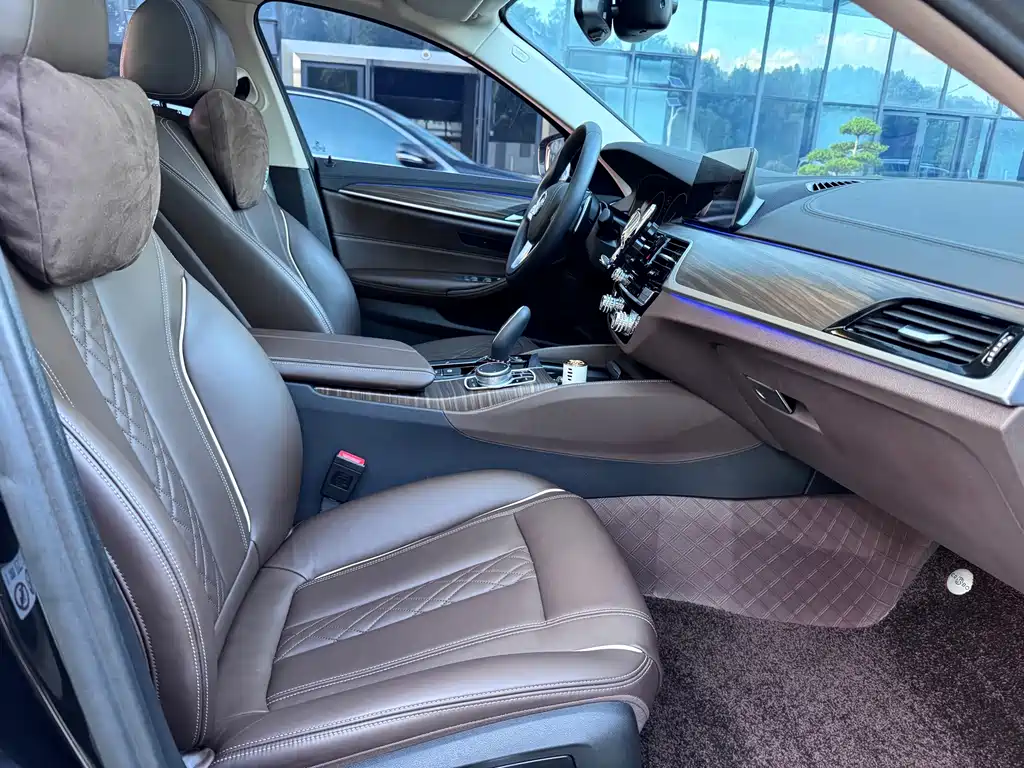 BMW 5 Series — миниатюра 15