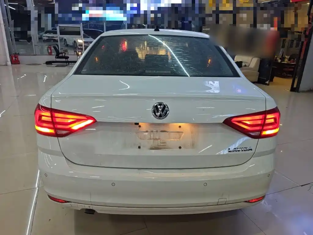 Volkswagen Lavida — миниатюра 6
