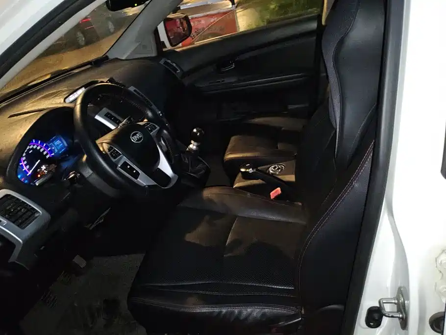 BYD S6 — миниатюра 9