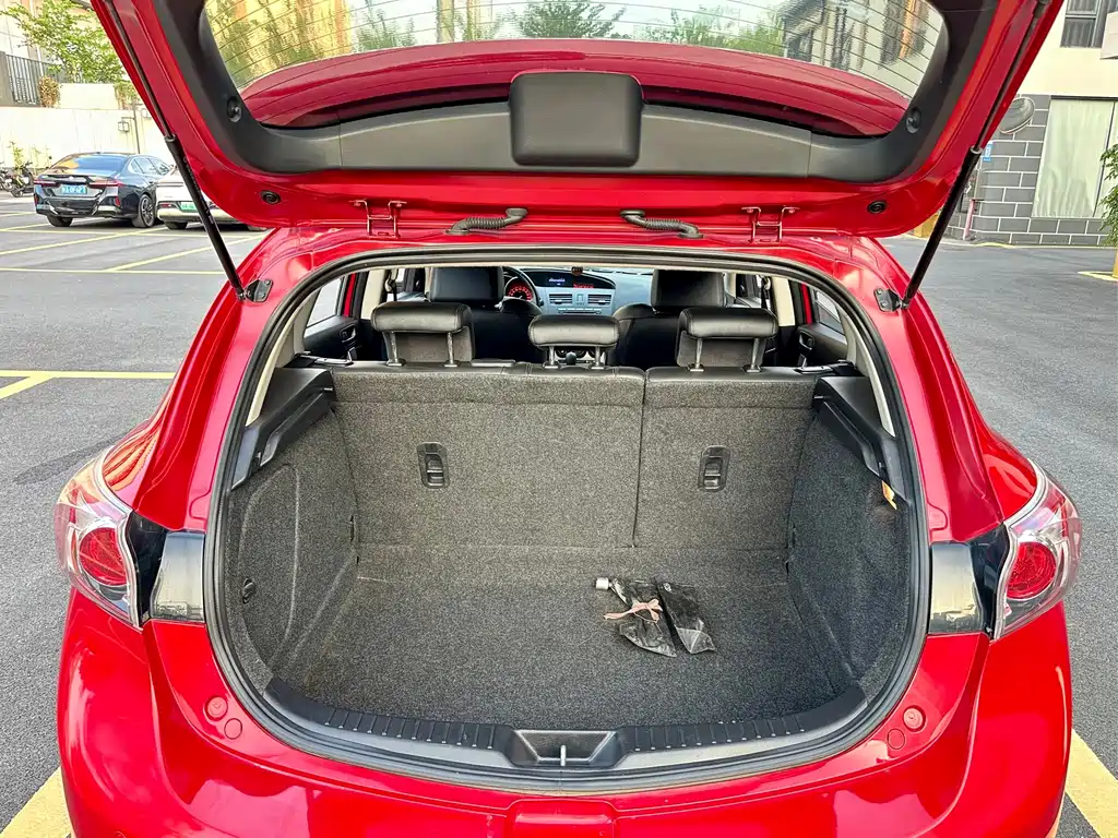 Mazda 3 (Import) — миниатюра 11