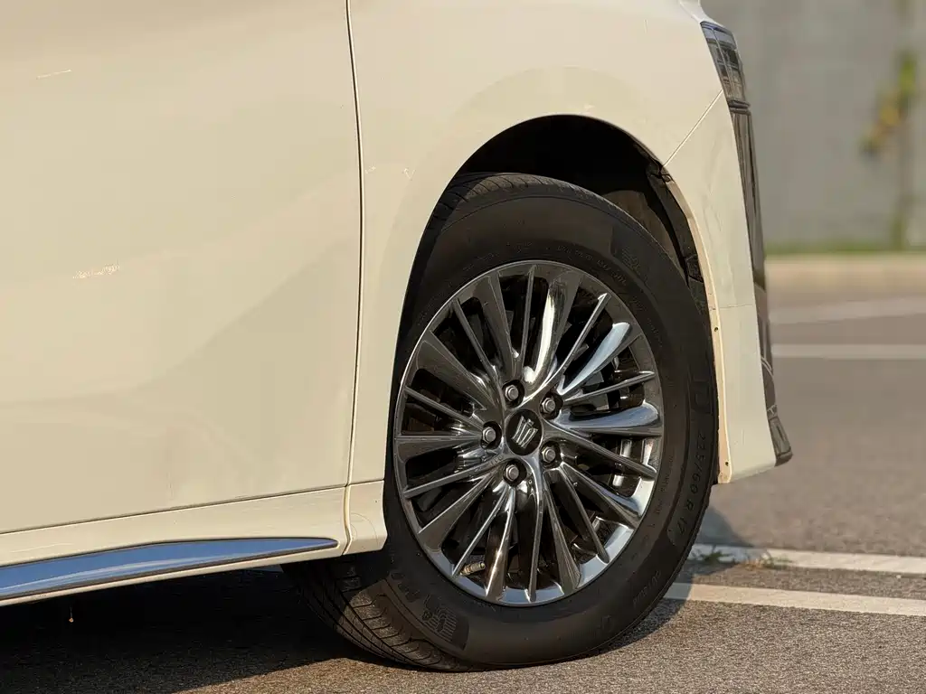 Toyota Vellfire — миниатюра 7