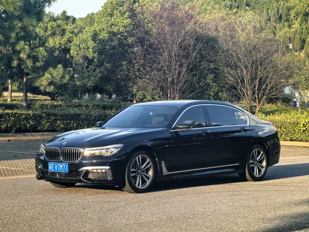 BMW 7 Series — миниатюра 2