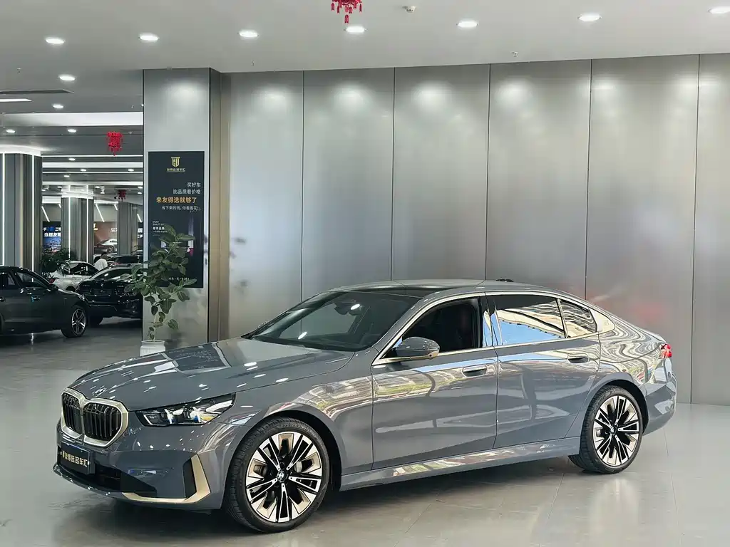 BMW 5 Series 2024