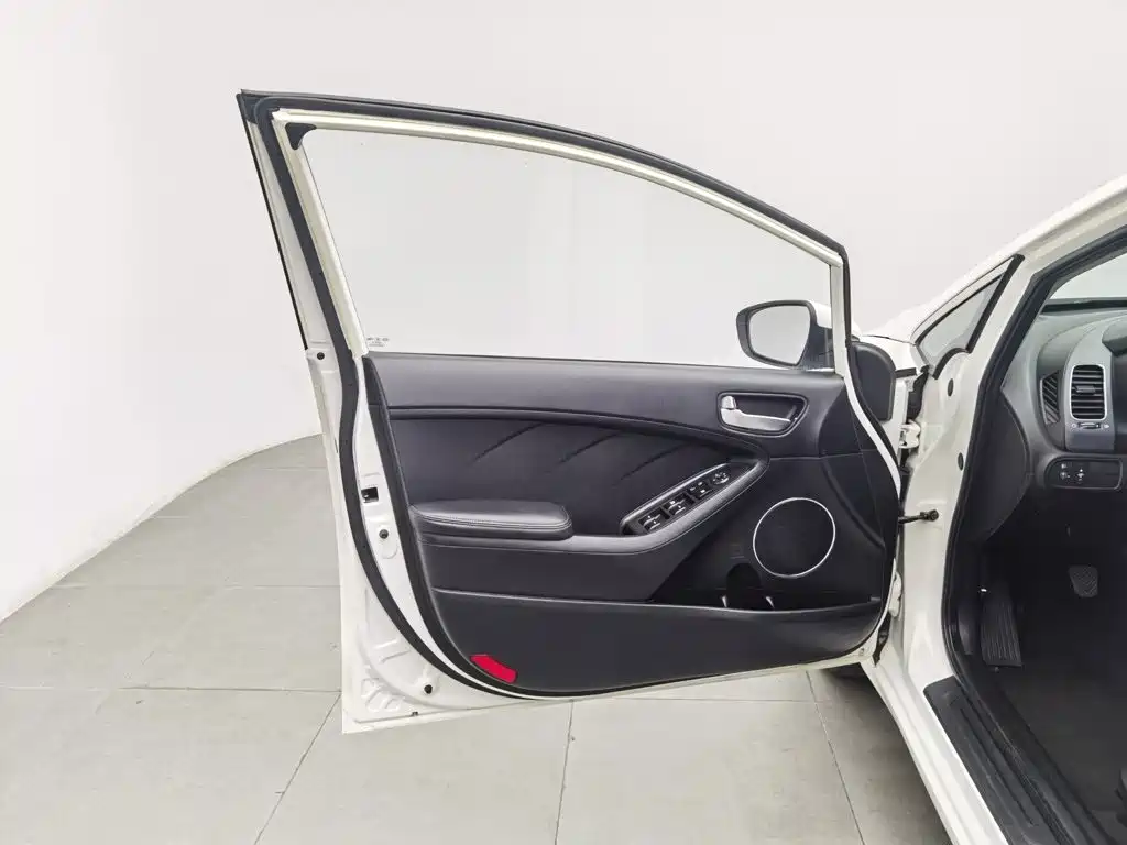 Kia K3 — миниатюра 8