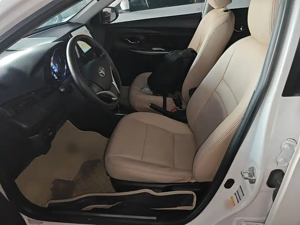 Toyota Yaris L — миниатюра 15