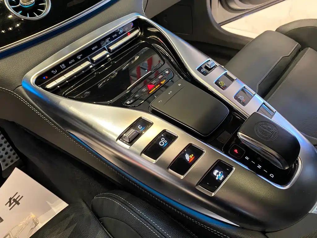 MERCEDES-BENZ AMG GT