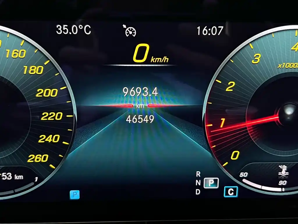 Mercedes-Benz E-Class — миниатюра 16