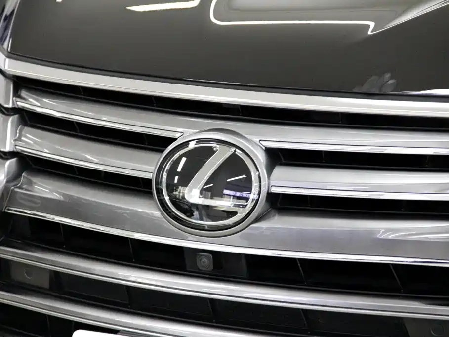 Lexus LX — миниатюра 34