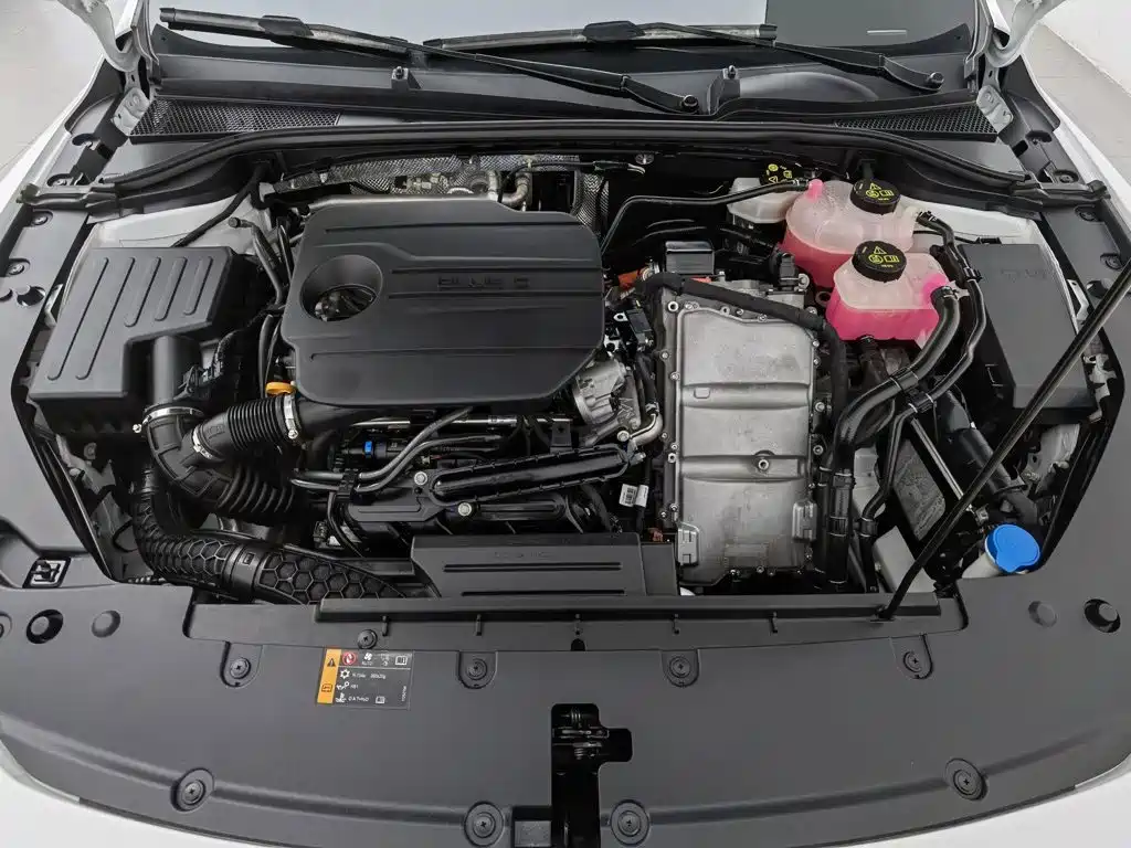 Roewe D7 — миниатюра 6