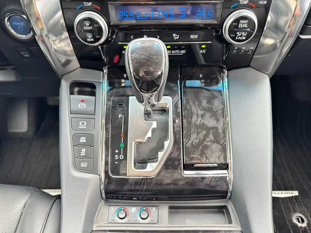 Toyota Vellfire — миниатюра 19