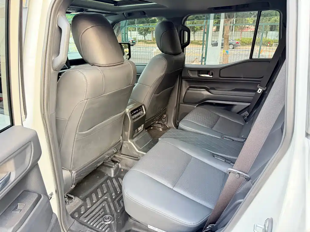 Toyota Prado — миниатюра 11