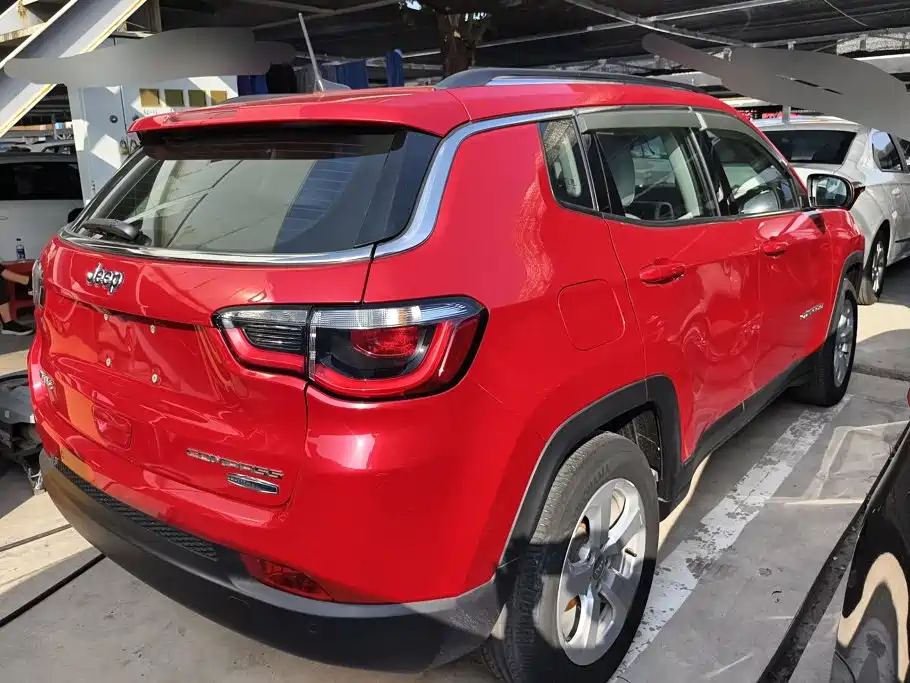 Jeep Compass — миниатюра 3