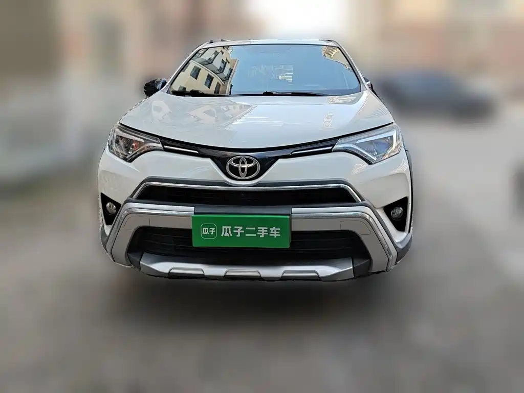 Toyota RAV4 — миниатюра 3