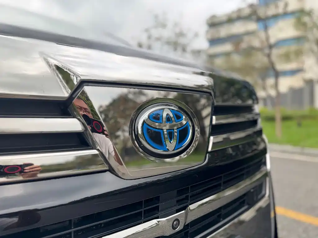 Toyota Vellfire — миниатюра 7