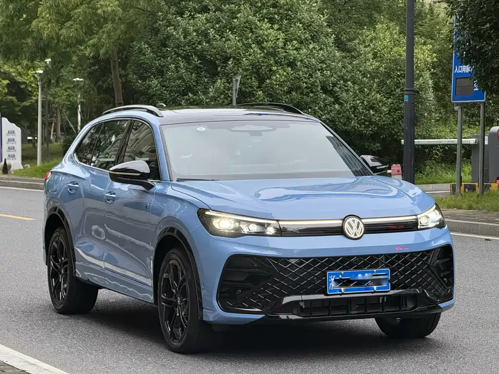 Volkswagen Tiguan L — миниатюра 12