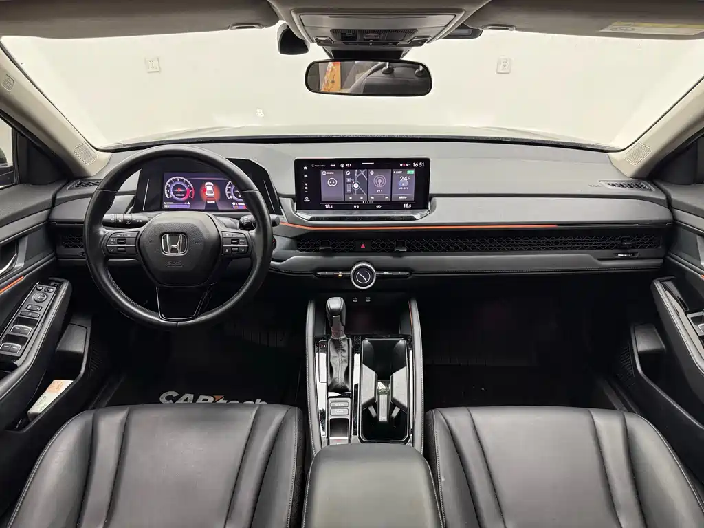 Honda Accord — миниатюра 12