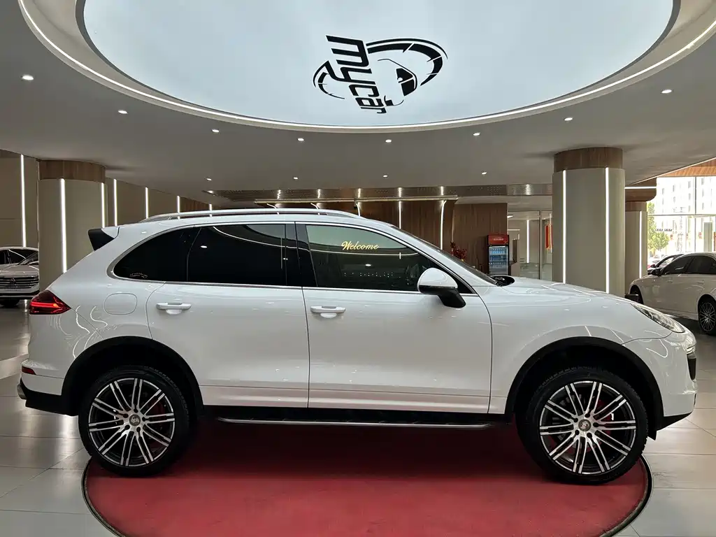 Porsche Cayenne — миниатюра 4