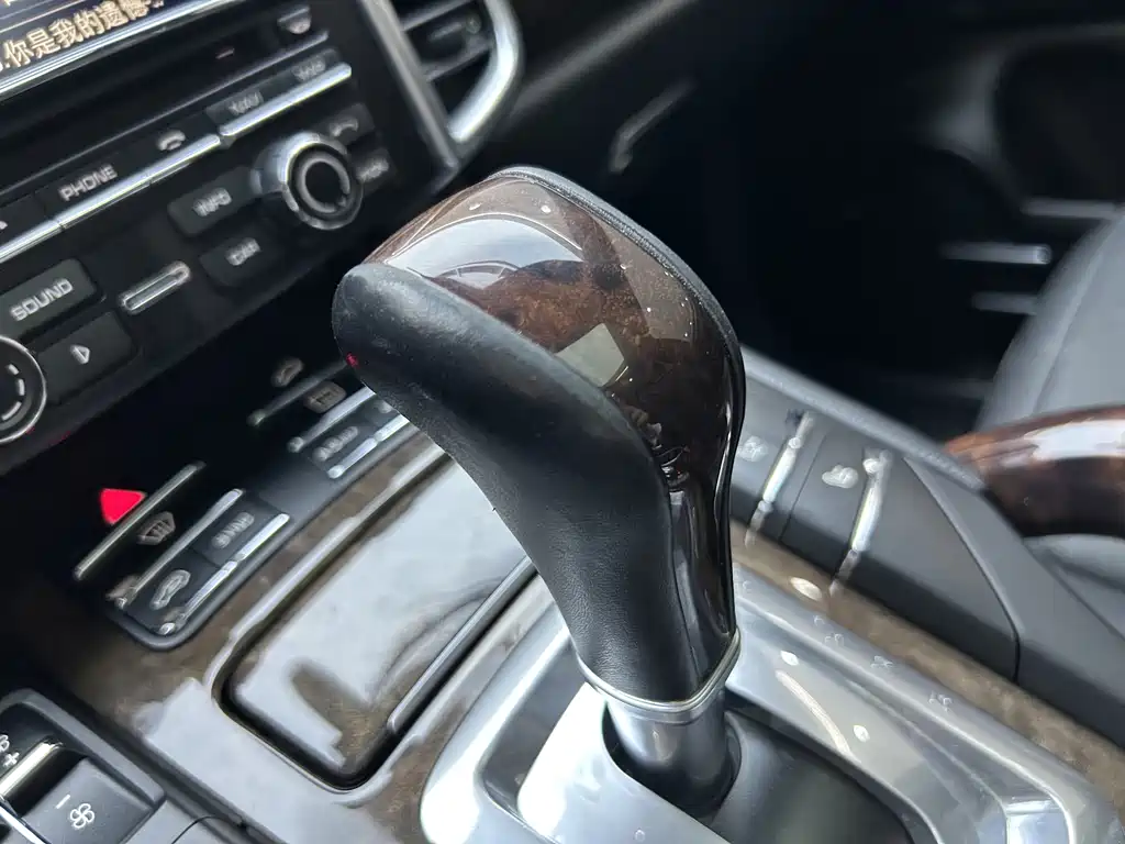 Porsche Cayenne — миниатюра 24